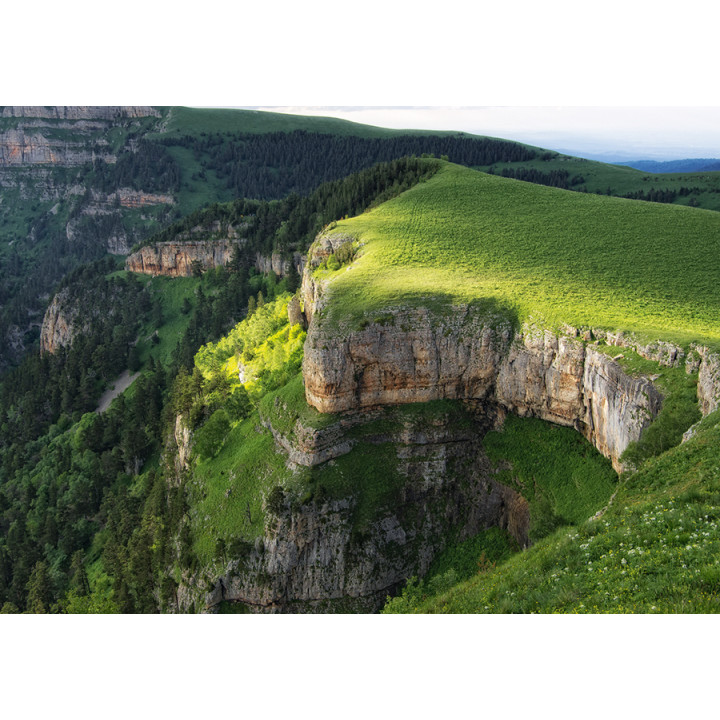 Dvuhetazhka Rock, Caucasus
