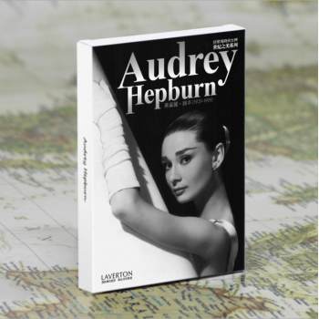 Audrey Hepburn (30 postcards, 14.2*10.2 cm)